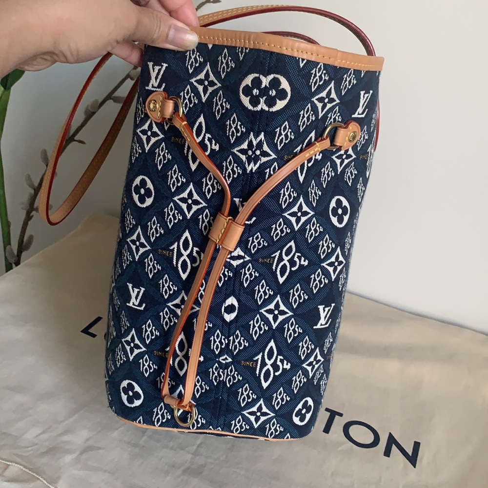 LOUIS VUITTON - Picture 3 of 16